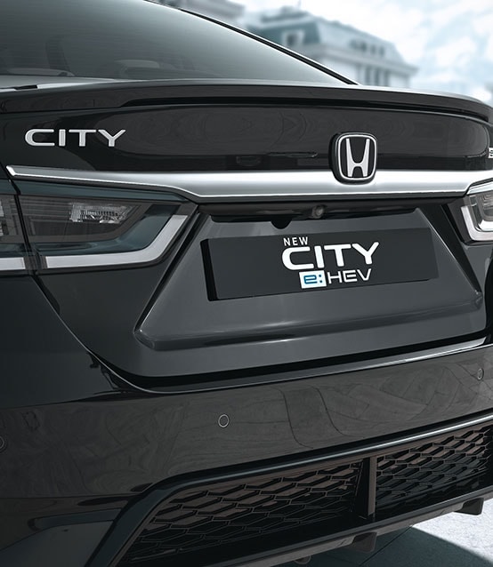 City e:HEV rear garnish